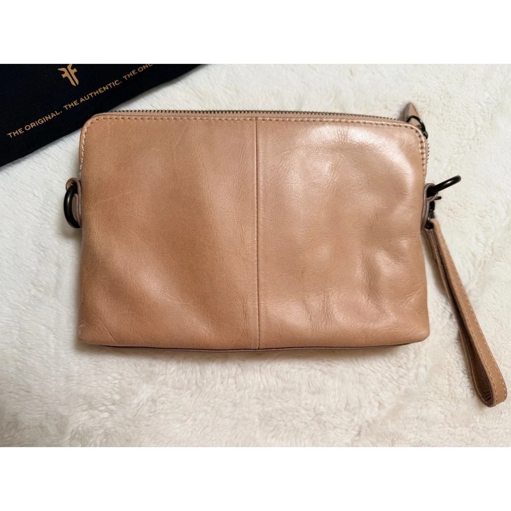 Frye Melissa Leather Crossbody Wristlet Clutch Tan Beige Bag with Dust Bag - Picture 3 of 9
